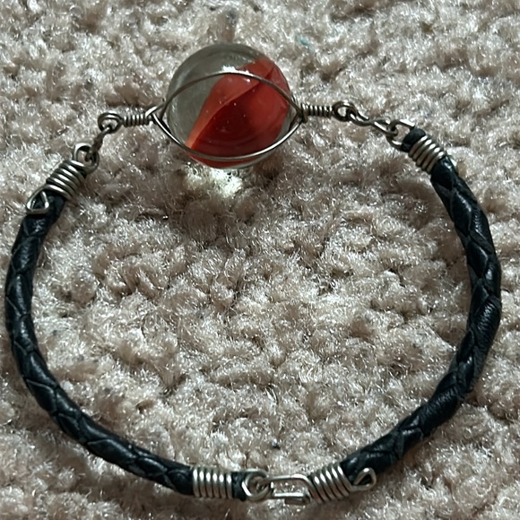 Vintage silver/black‎ leather wire marble bracelet one size measurements shown - Picture 2 of 8